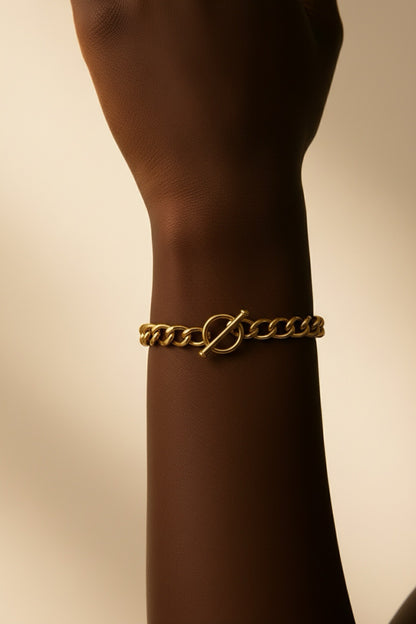 18K Gold Plated Chain Bracelet with a toggle lock