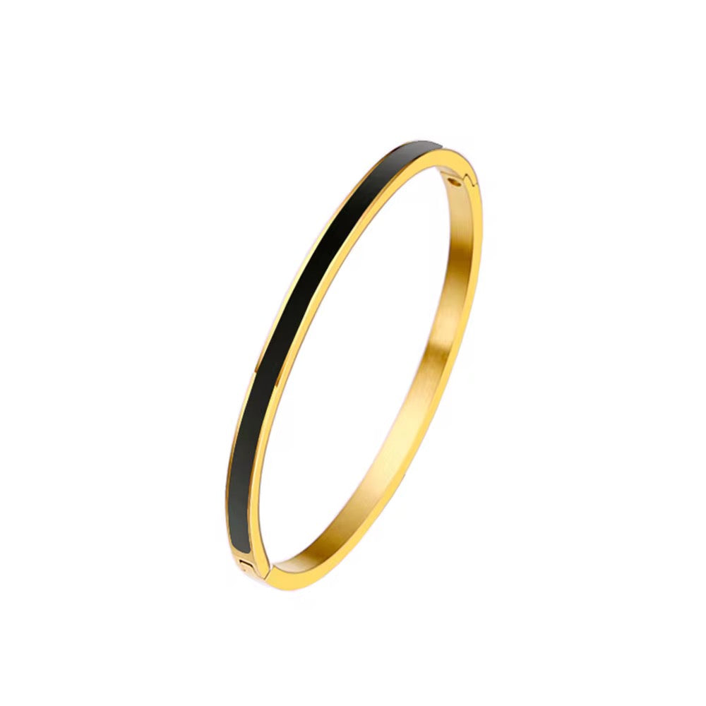 Chic Black Enamel Bangle Bracelet – 18K Gold Plated