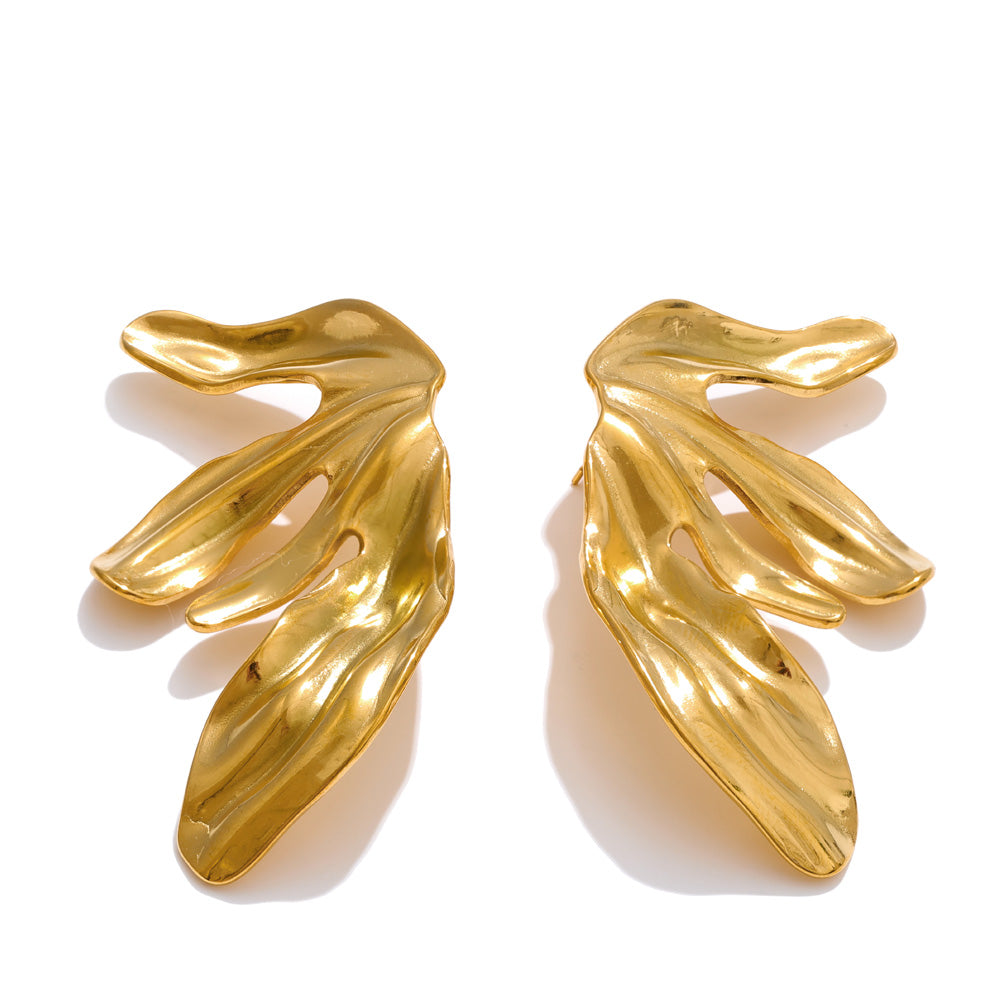 Elegant Golden Petal Stud Earrings – 18K Gold Plated