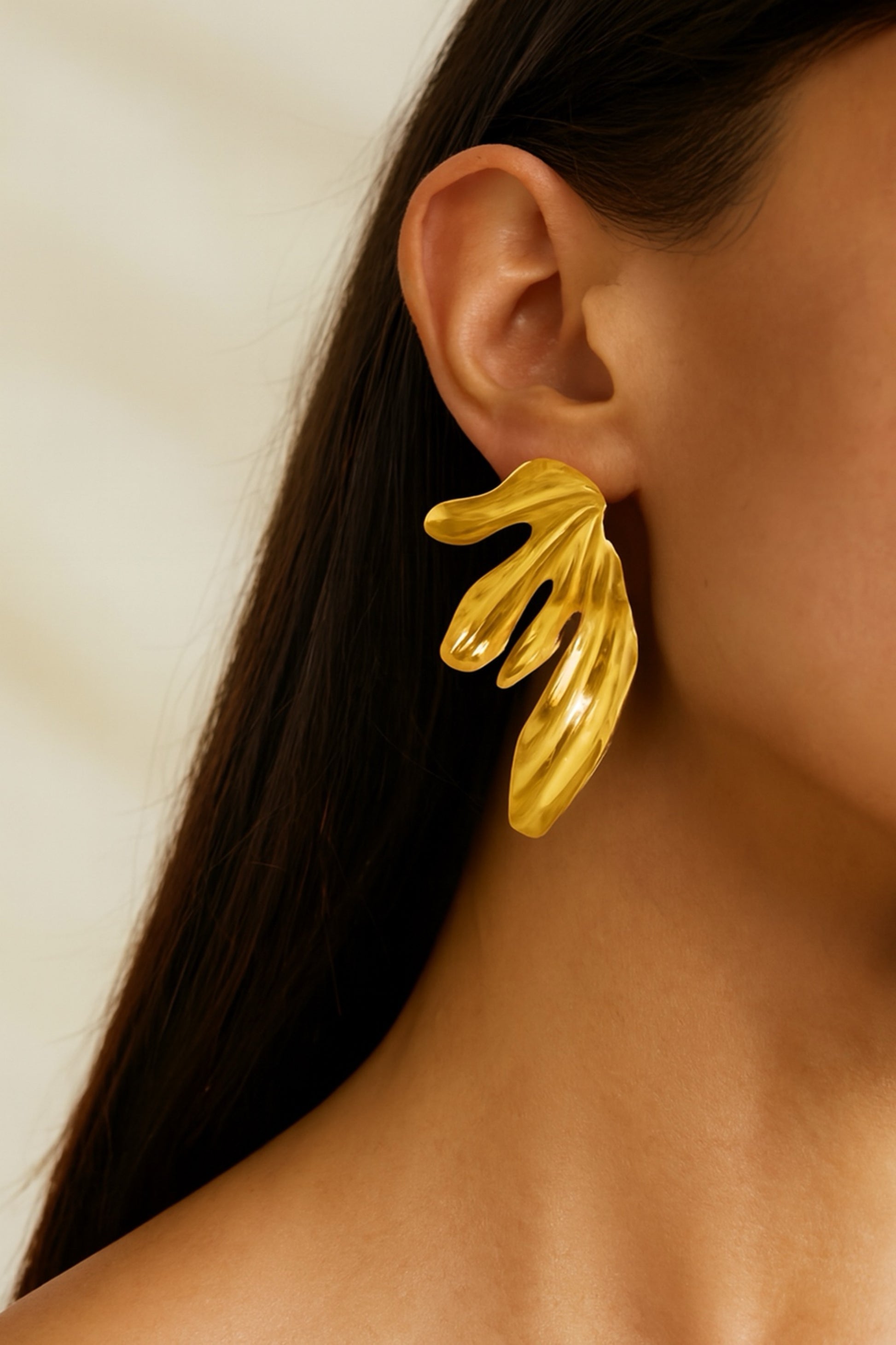 Elegant Golden Petal Stud Earrings – 18K Gold Plated
