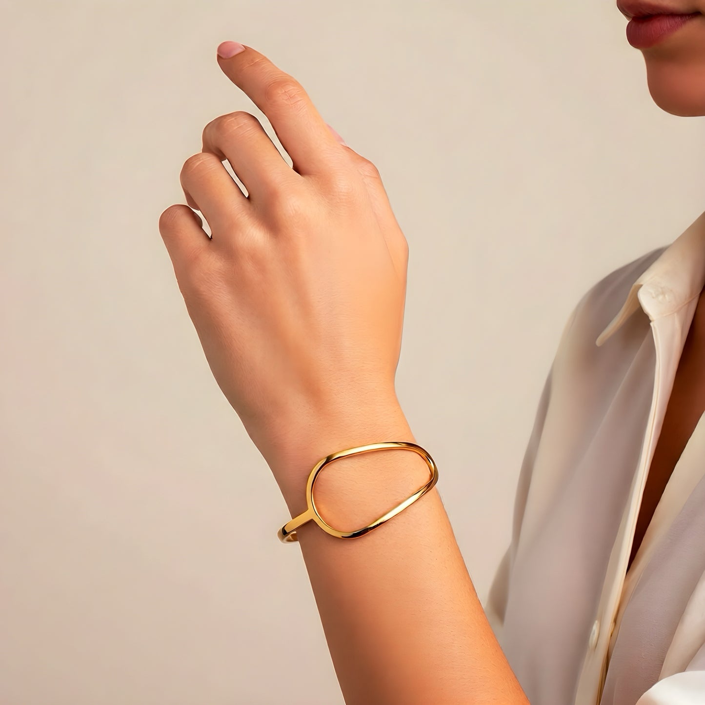 Elegant Golden Unity 18K Gold Plated Bracelet 